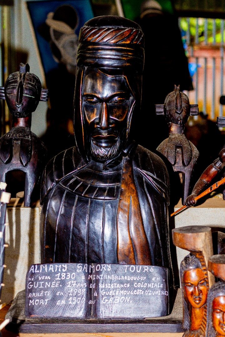 STATUE D’ALMAMY SAMORY TOURE