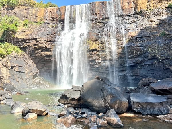 Image du site les Chutes de Kambadaga : Le Trésor Naturel de la Moyenne Guinée