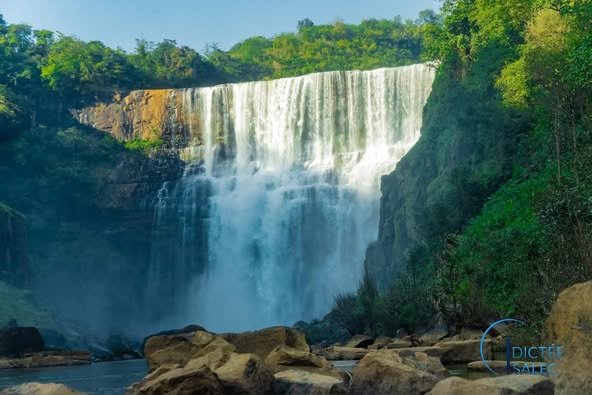 Image du site les Chutes de Kambadaga : Le Trésor Naturel de la Moyenne Guinée