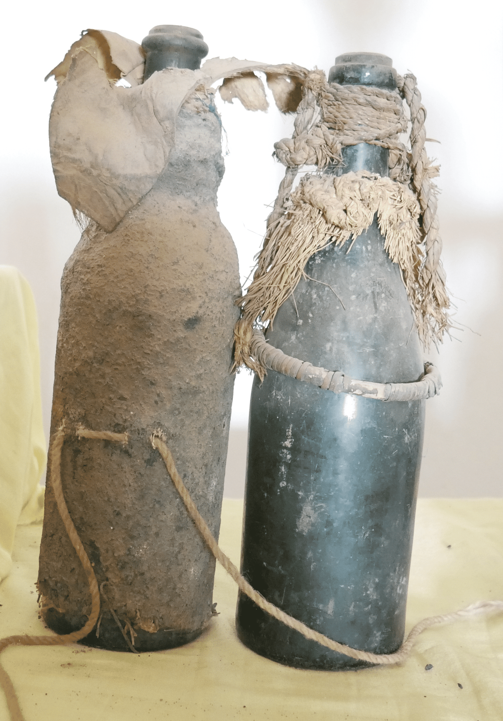 BOUTEILES FETICHES ENVELOPPEES