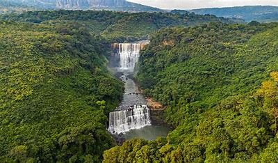 les Chutes de Kambadaga : Le Trésor Naturel de la Moyenne Guinée